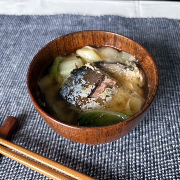 缶のお汁で出汁いらず！鯖缶味噌汁